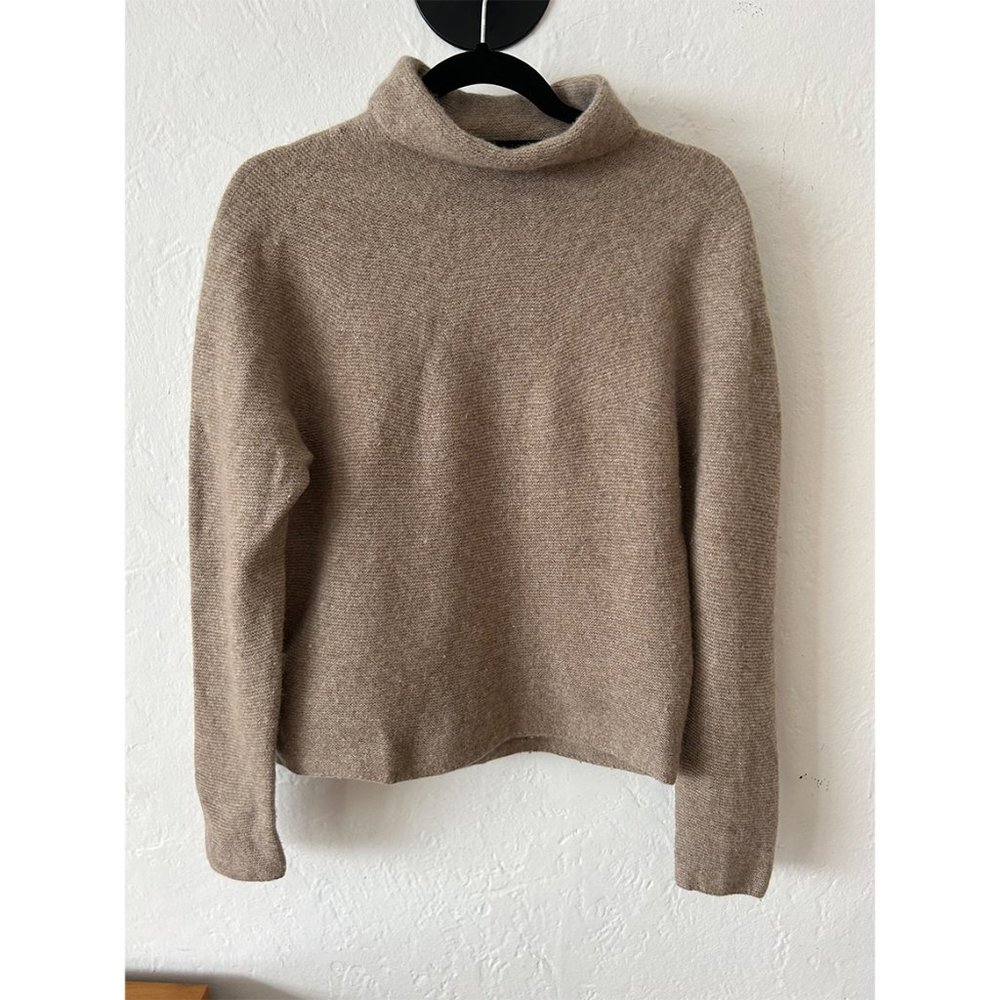 UNIQLO  Mockneck Sweater size small